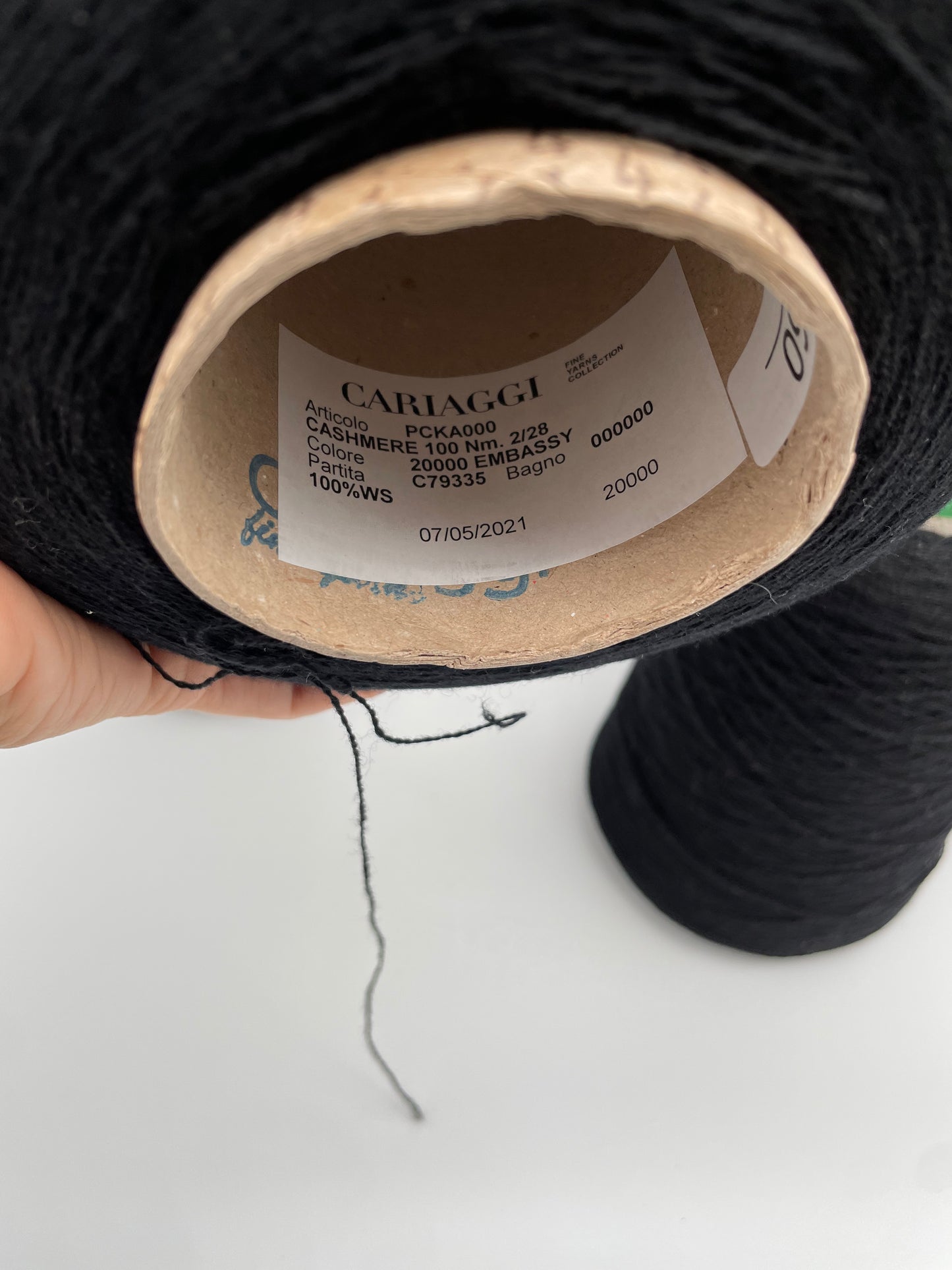 100% Cashmere Yarn - Lace Weight  - Deadstock Yarn - Cariaggi - Made in Italy - Black